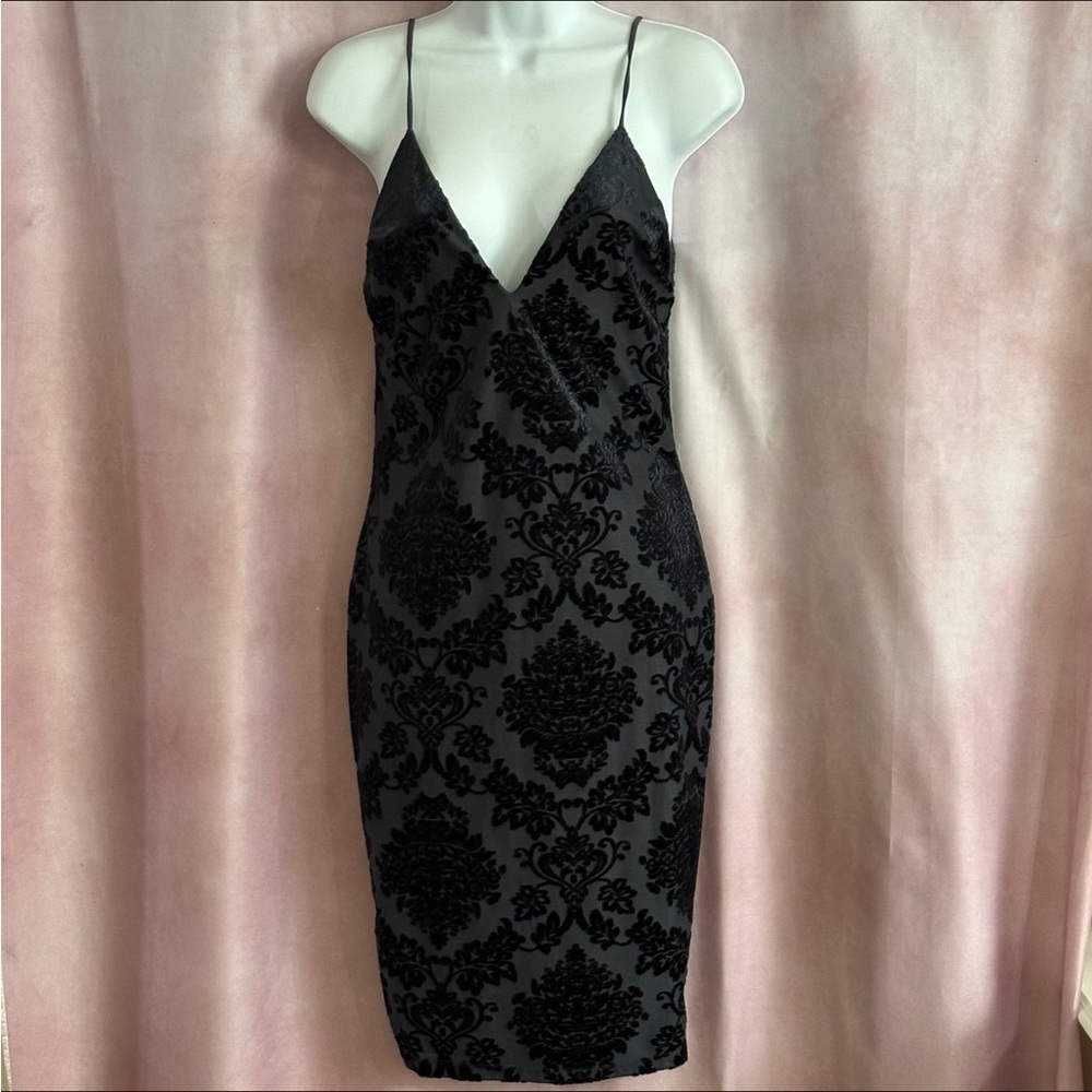 Windsor Black Velvet Patterned Midi Dress